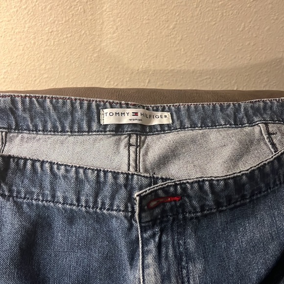 Tommy Jean Shorts - Picture 2 of 3
